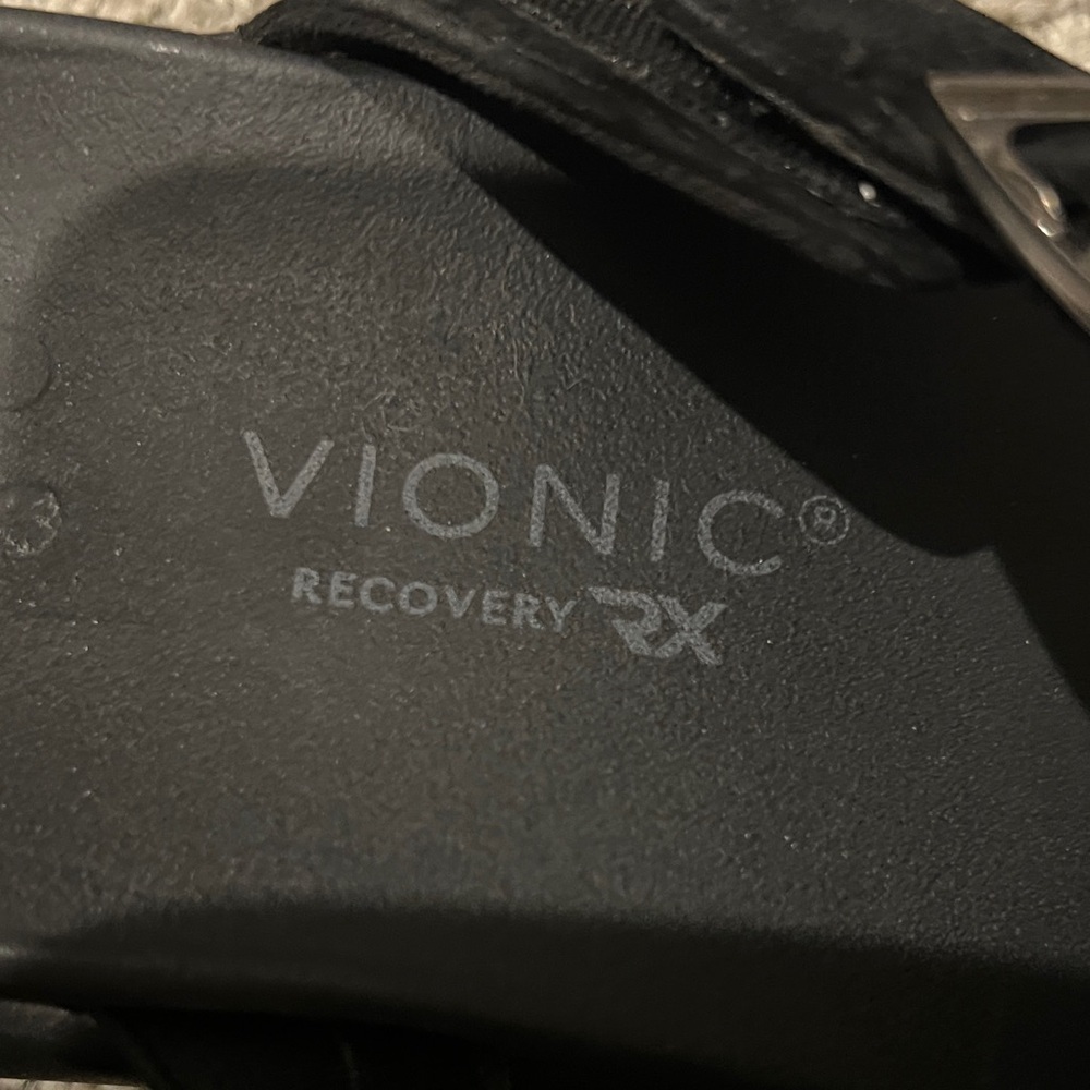 Vionic Women's Black Slide Sandals size 7 - Picture 2 of 6